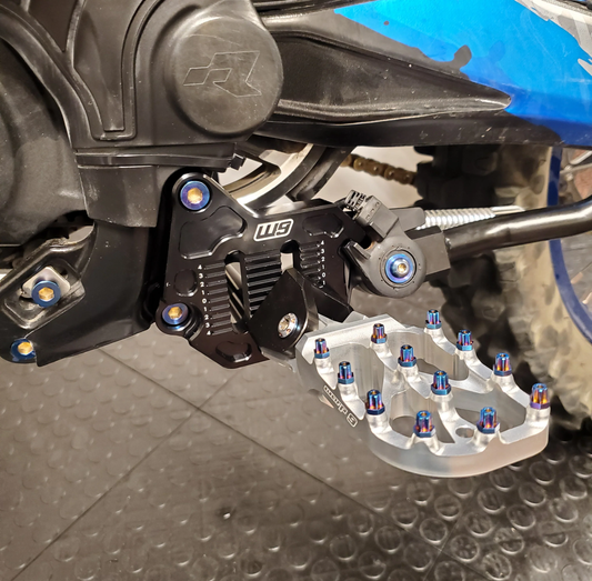 Ultra Bee Adjustable Foot Peg Mount